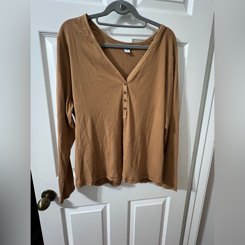 NWOT Old Navy Women's Tan V-Neck Henley  Top - Size 3X